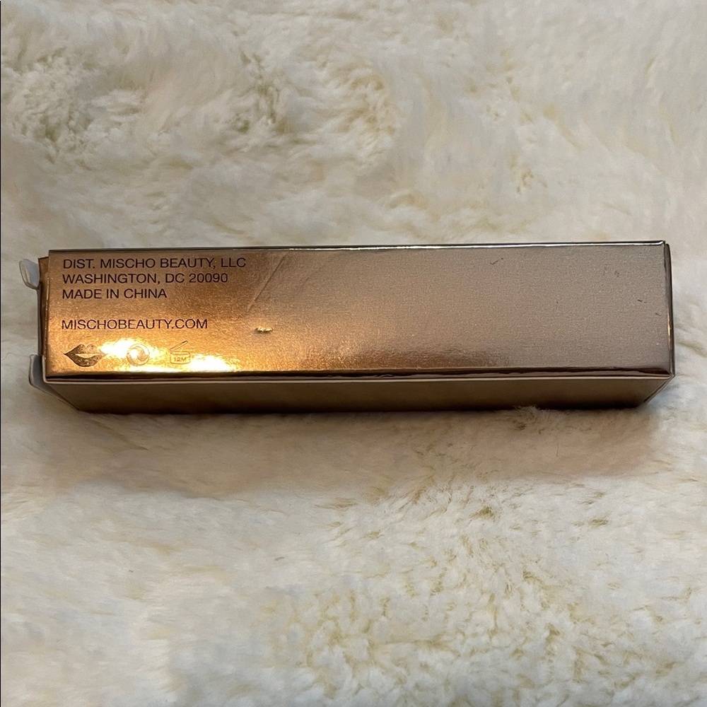 Mischo Beauty Lip Shine - Gold Sheer Lip Balm - Picture 3 of 5